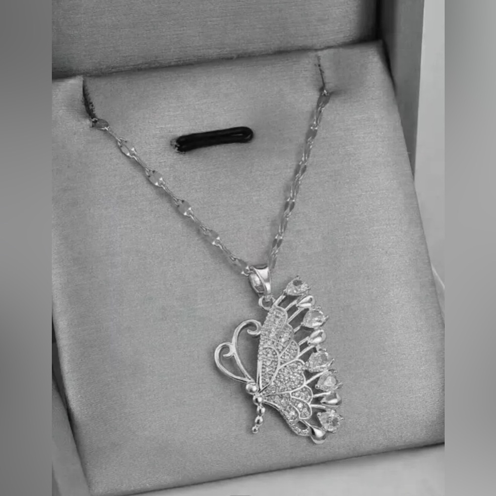 1pc Stainless Steel Butterfly Shaped Zirconia Pendant Necklace